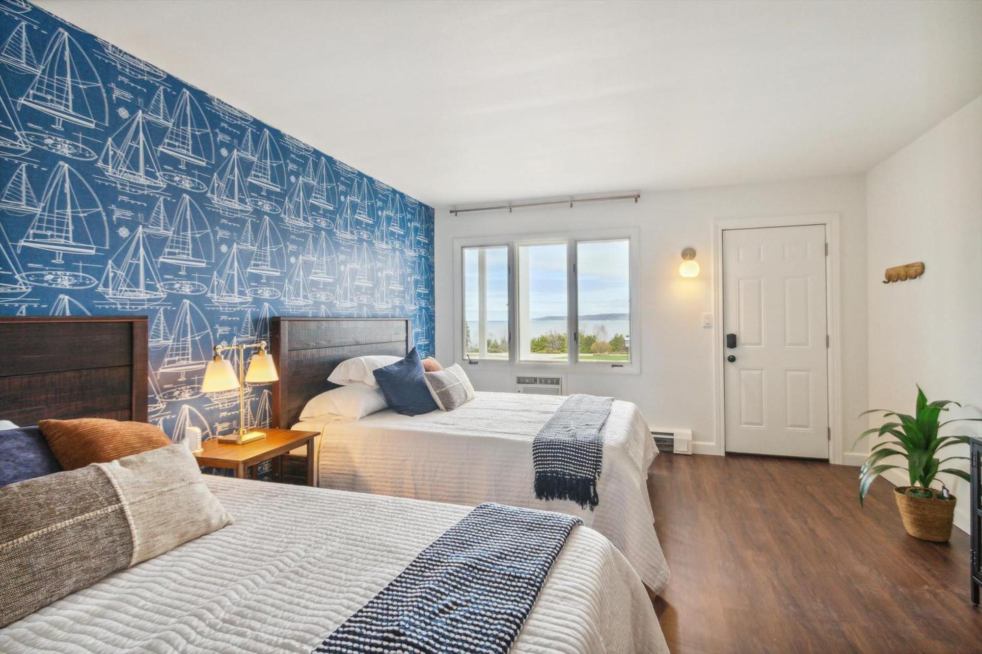 Villa Self Check-In Lake Views Workspace 2 Queen Beds Petoskey Exterior foto